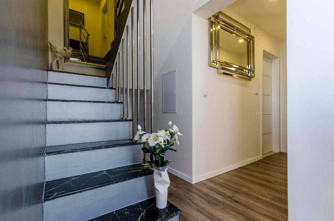 Superior Apartment Nike مْليني المظهر الخارجي الصورة